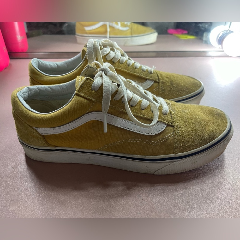 Yellow vans - Picture 2 of 3